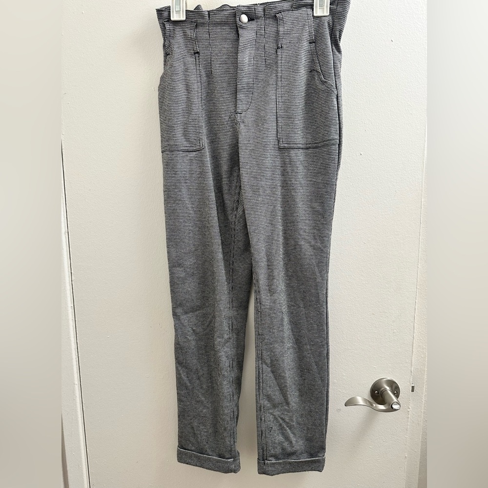 SO, size 5 black&white work pants